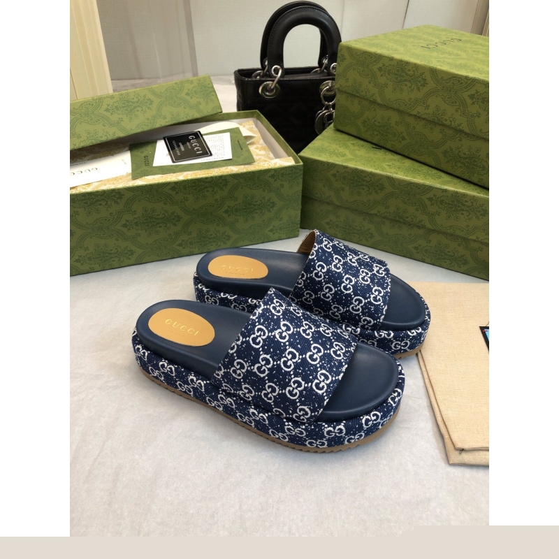 G*u*i slippers